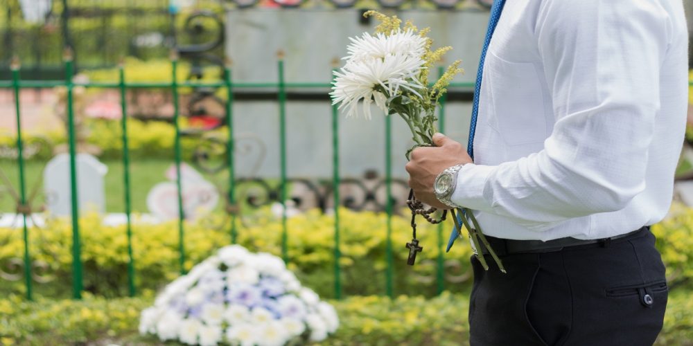 La comunicación no verbal en un funeral