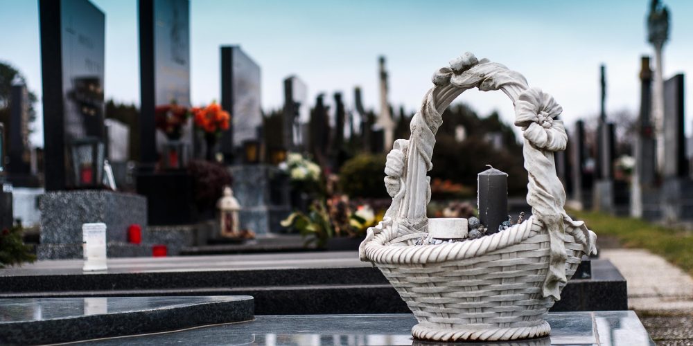 Servicios funerarios: El origen de los entierros a dos metros bajo tierra