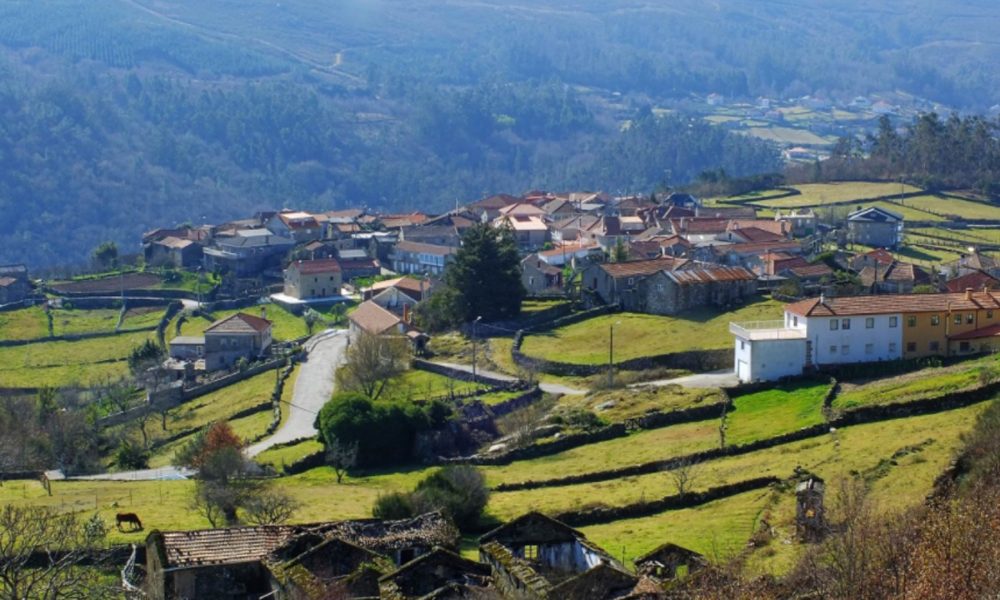 más de 700000 hectares de montes comunales en galicia