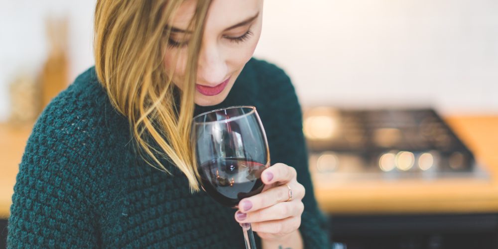 Chocolate negro y vino tinto para prevenir las arrugas