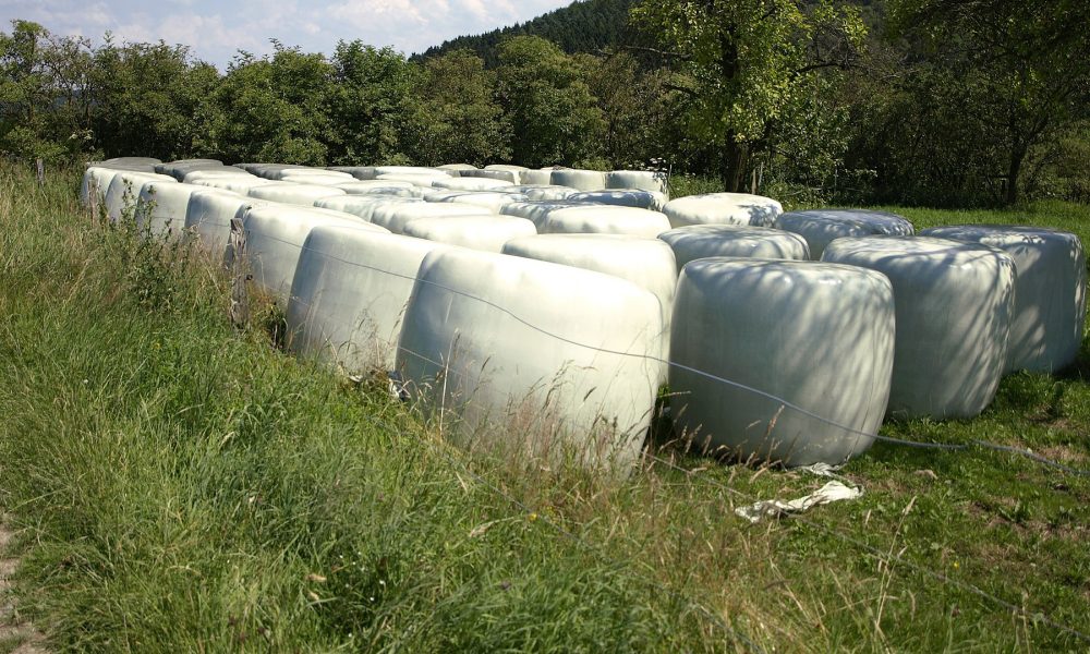 unións agrarias denuncia que hacienda pretende multar a familiares y amigos que ayudan en tareas agrícolas