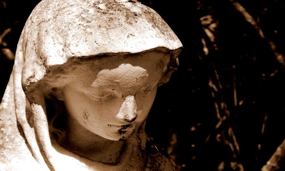 Dicen que una estatua sangra 1920