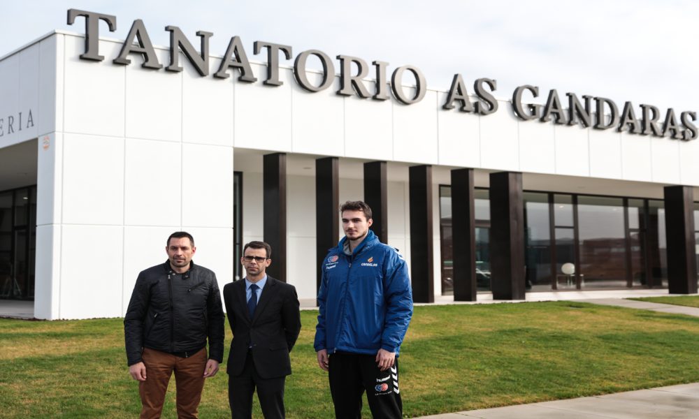 Lezkano y Leo Demetrio en la rueda de prensa celebrada en Tanatorio As Gandaras