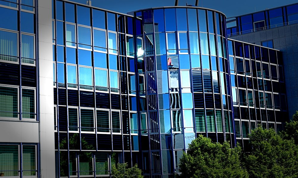 Materiales solares transparentes aplicables a ventanas1920