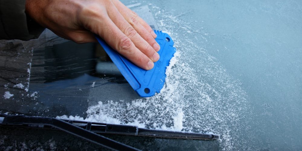 Se acerca el mal tiempo y el parabrisas de nuestro coche necesita ciertos cuidados