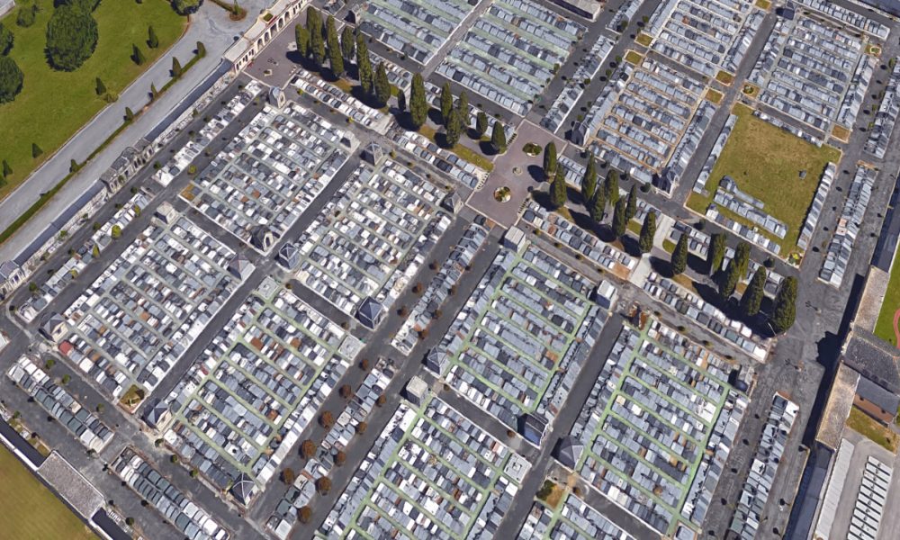 Según National Geographic Lugo tiene uno de los cementerios más bonitos del mundo.1920