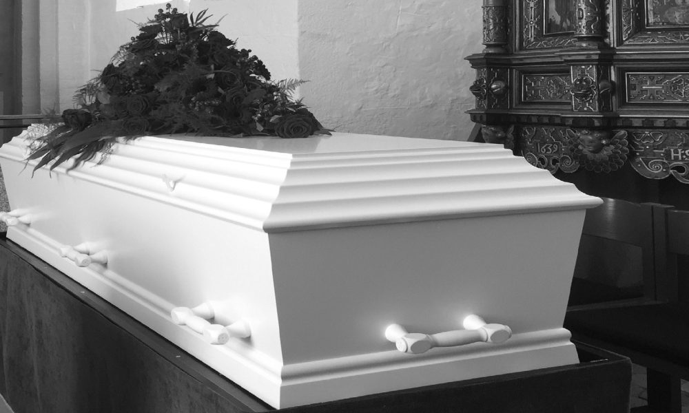 Un parque tematico ofrece 250€ por pasar 30 horas en un ataud.1920