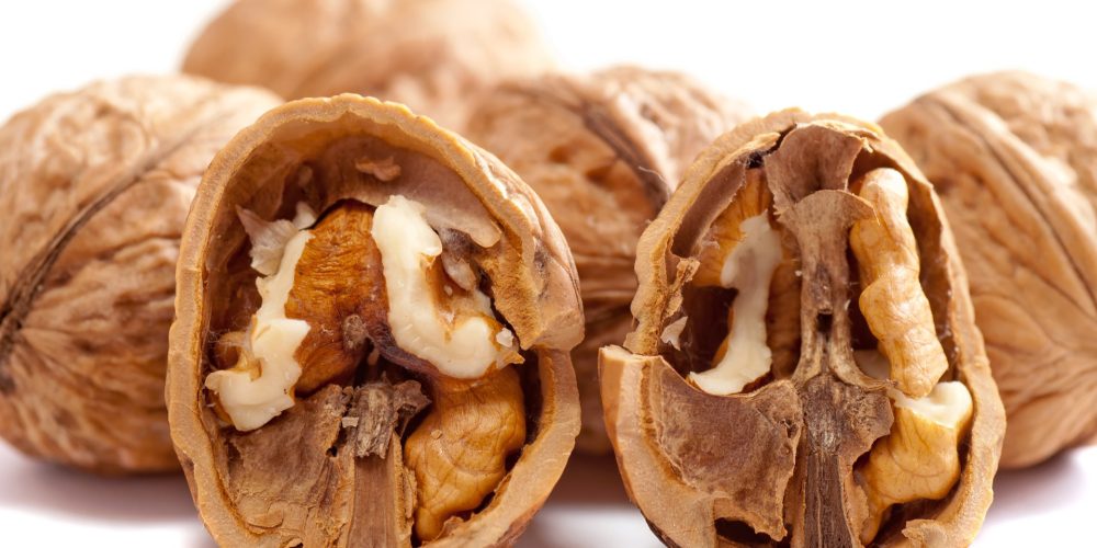 ¿Por qué es bueno comer nueces cada día?