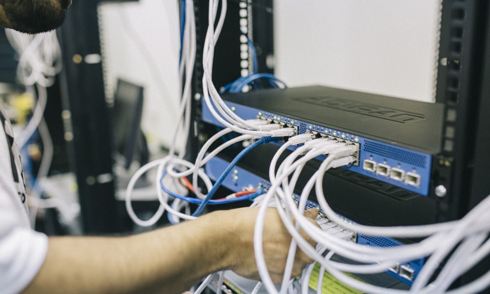 que-perfiles-profesionales-demandan-mas-las-empresas-1920