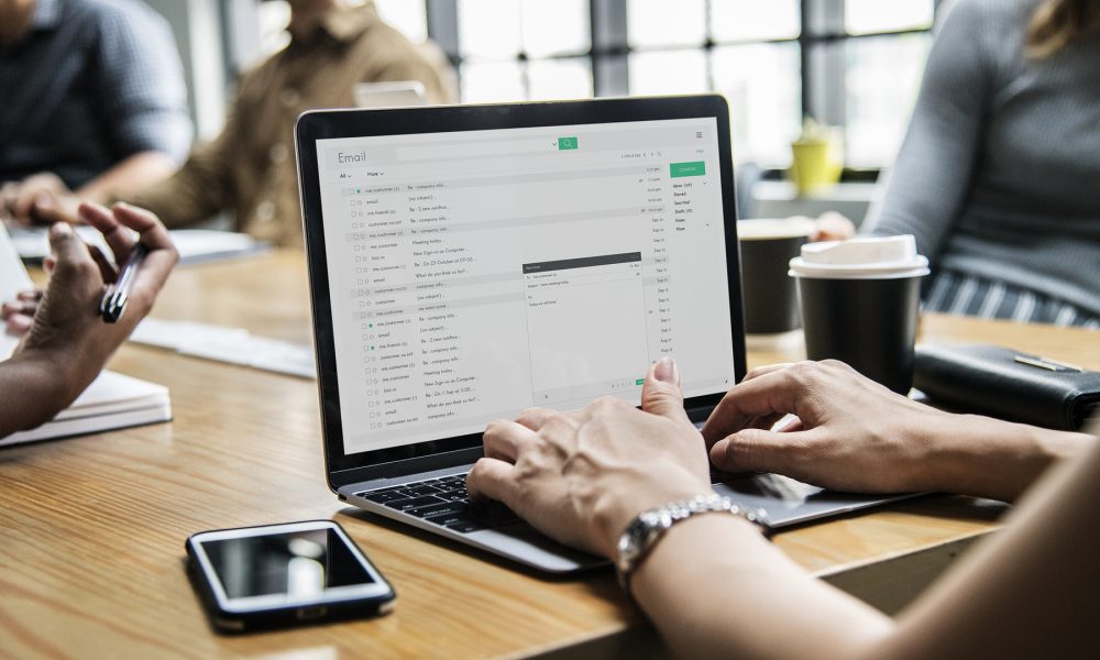 requisitos-para-saber-si-has-cumplido-con-el-RGPD-en-tus-felicitaciones-navidad-empresa-1920