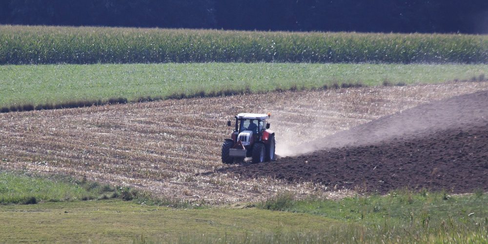 Cómo realizar un adecuado mantenimiento de un tractor