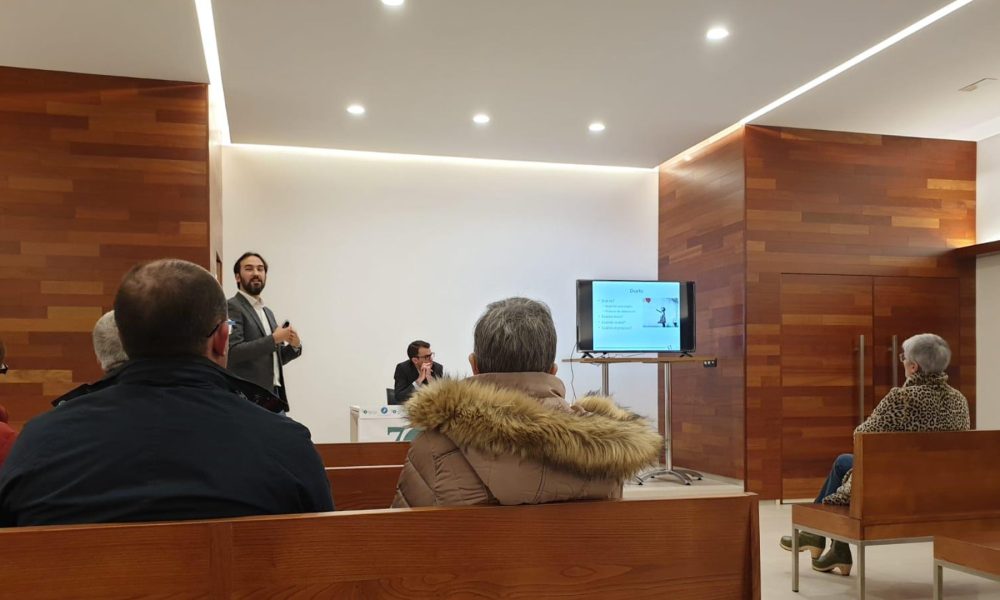 Gracias a los asistentes a la conferencia del forense Alberto Fernández1920