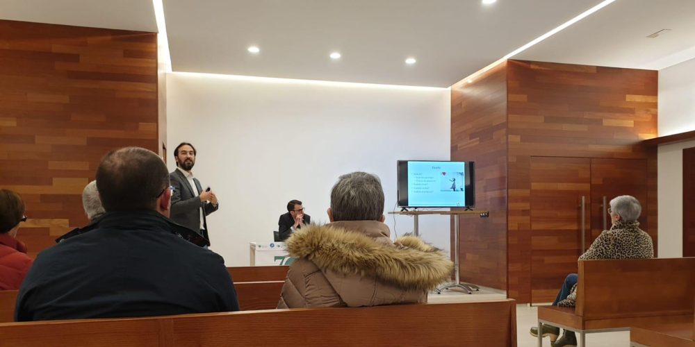 Gracias a los asistentes a la conferencia del forense Alberto Fernández