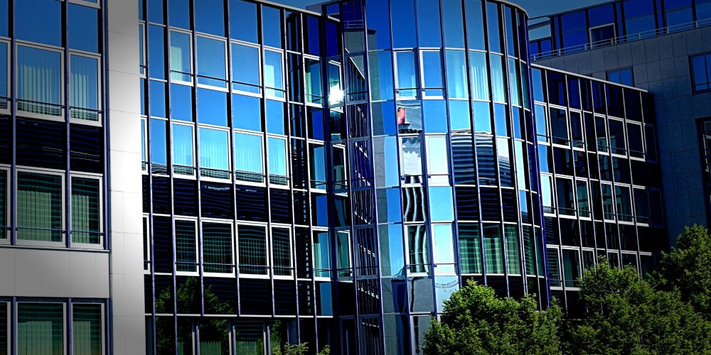 Materiales solares transparentes aplicables a ventanas