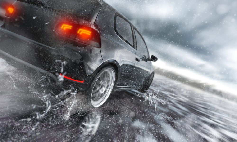 multa a un youtuber por un coche frances con laminas solares delanteras