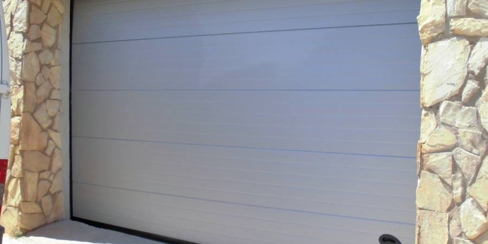 Principales tipos de puertas automáticas para garajes
