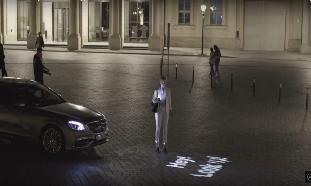 Los faros de los Mercedes llevan a la iluminacion a otro nivel.1920