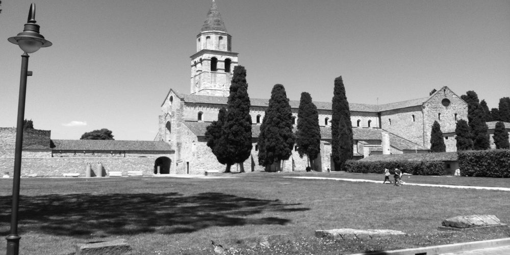 ¿Sabes por qué hay cipreses en el cementerio?
