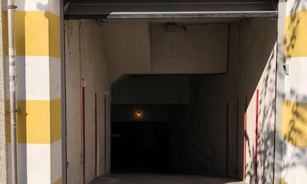la-importancia-de-revisar-una-puerta-de-garaje-1920
